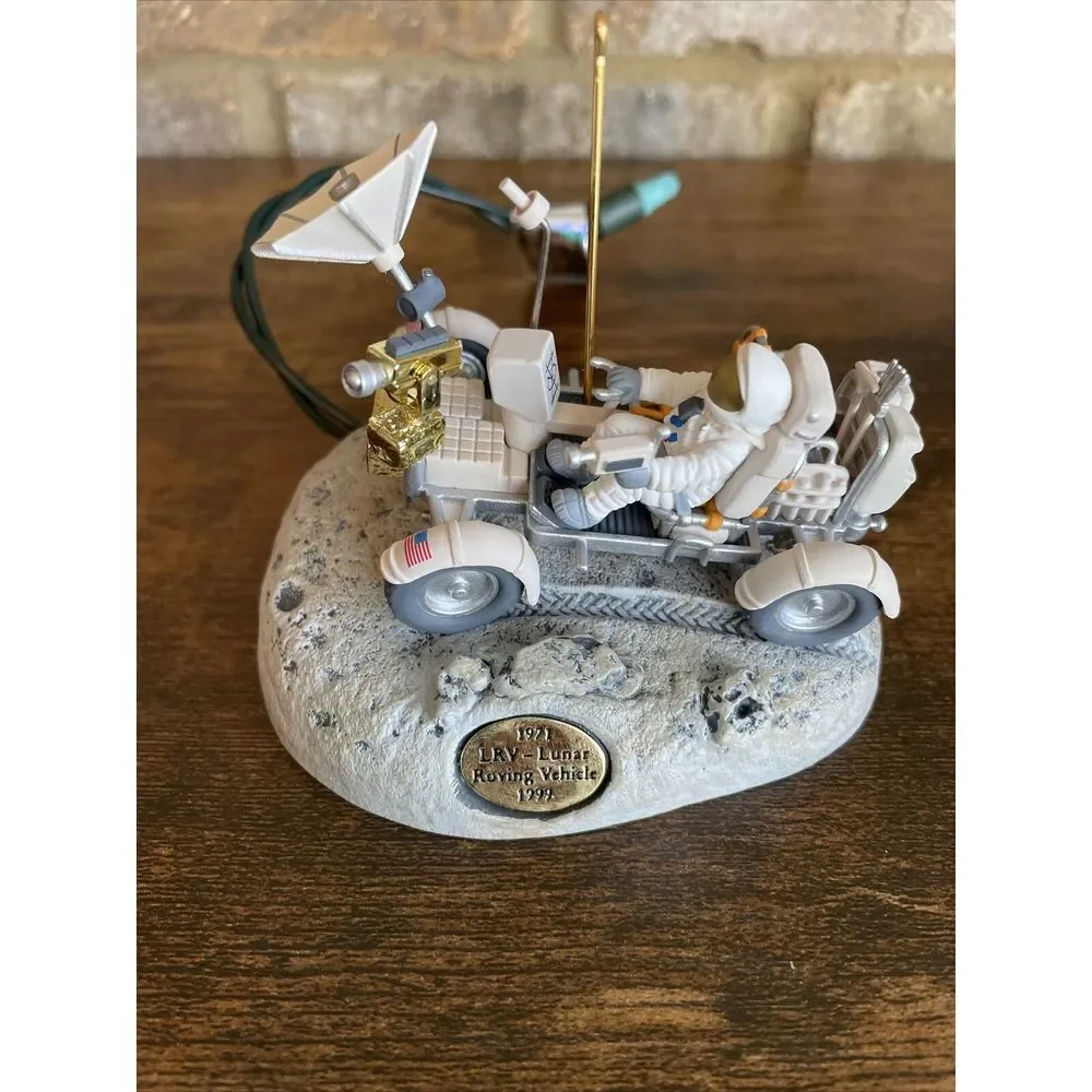 HALLMARK KEEPSAKE ORNAMENT LUNAR ROVER SPACE‎ MOON FLICKERING LIGHT NIB 1999